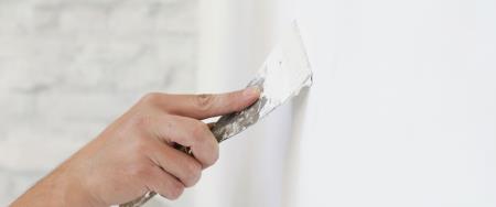 Come stuccare una parete: materiali e tecniche