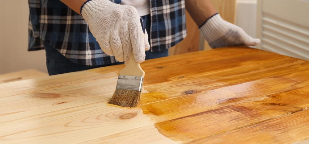 Olio di lino cotto per legno: cos'è, a cosa serve e come si usa